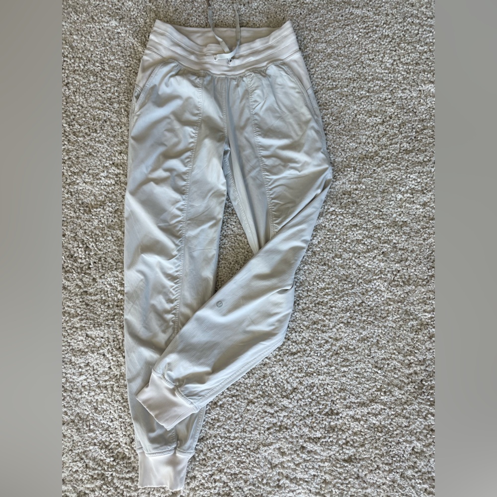 Lululemon athletics joggers with inside liner. Super warms and soft.